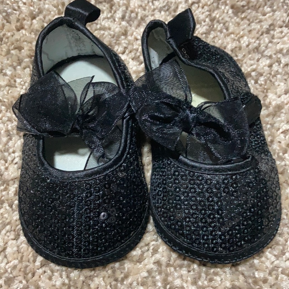 Sequence black baby girl shoes with bow bin e e4